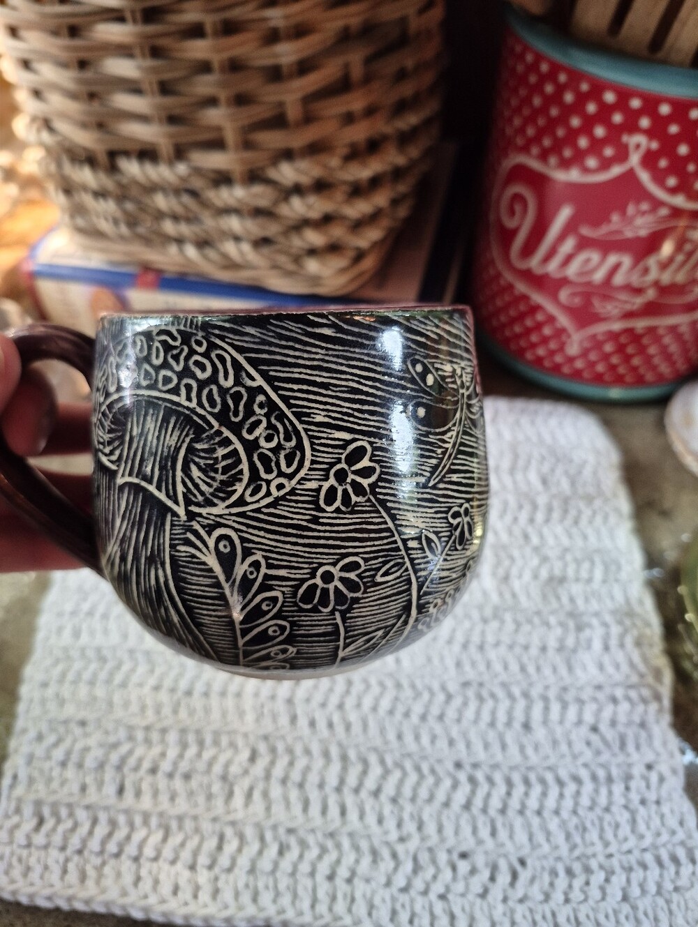New Sgraffito Mushroom Floral Design Plum-Purple Glazed Handcrafted Signed Mug - Picture 4 of 8